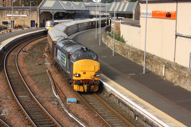 37423 leads day 3 of aberdeen-aberdeen via perth northern belle: Photo of 37423 leads day 3 of aberdeen-aberdeen via perth northern belle