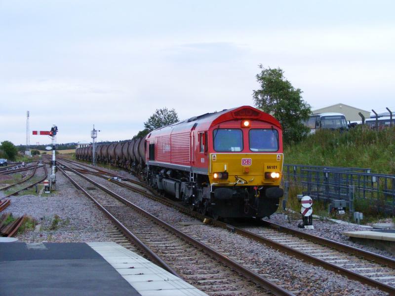 66101: 66101 propels its train of 15 ICAs into Laurencekirk Loop Photo of 66101