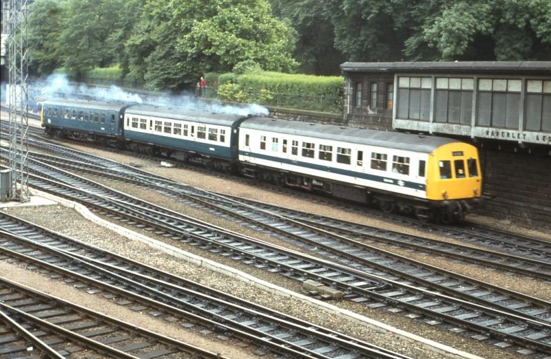 Multiple livery DMU at Waverley: Multiple livery DMU leaving Waverley Station. Photo of Multiple livery DMU at Waverley