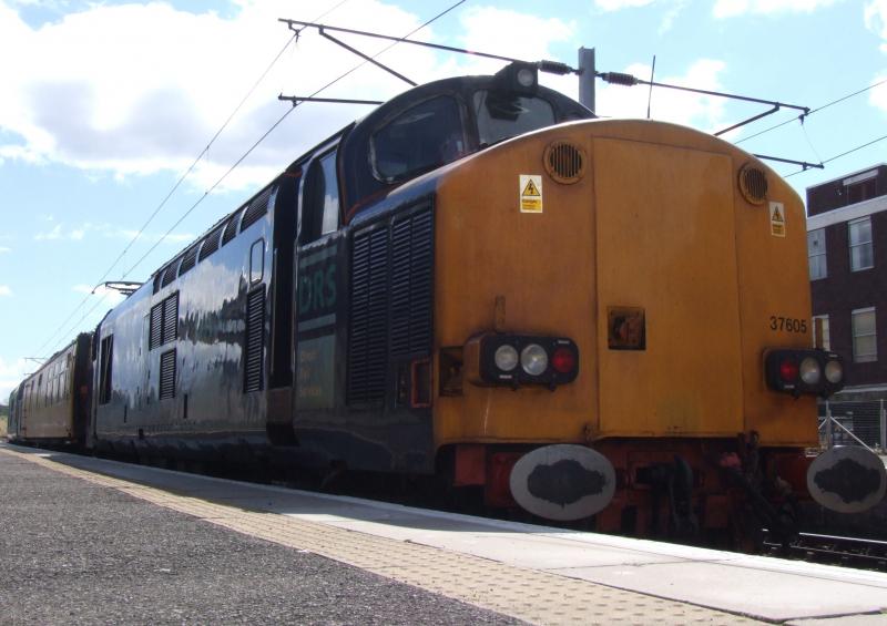time for a wee rest now: 2X DRS 37 wait at lanark for a service train to come in Photo of time for a wee rest now