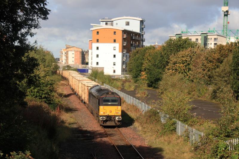 67005 at Lochend Jct: 67005 on 6B45 10.25 Powderhall to Oxwellmains passing the site of Lochend Jct on 26/09/2011, The Fox had disappeared. Photo of 67005 at Lochend Jct