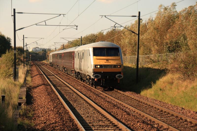 82146 on 1Z06: 82146 leads The company train with 67029 on 1Z06 15.39 Edinburgh Waverley to Doncaster approaching Musselburgh on 28/09/2011 Photo of 82146 on 1Z06
