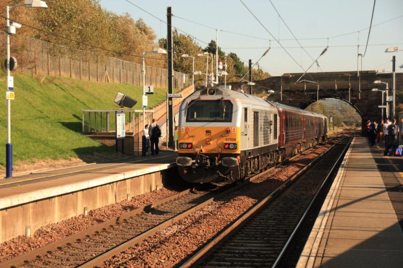 67029 on 1Z06: 67029 on the rear of The company train with 82146 on 1Z06 15.39 Edinburgh Waverley to Doncaster passing through Musselburgh on 28/09/2011 Photo of 67029 on 1Z06