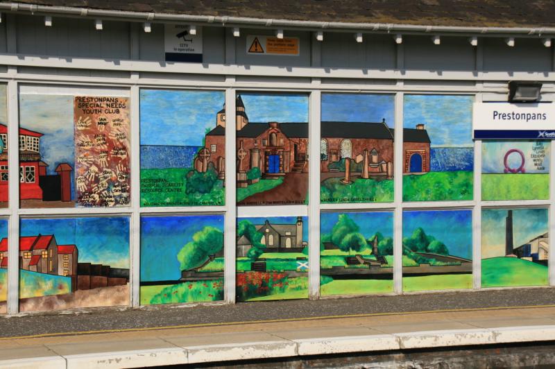 Prestonpans painting No 2: Prestonpans station building has its main wall covered in paintings on 30/09/2011 Photo of Prestonpans painting No 2