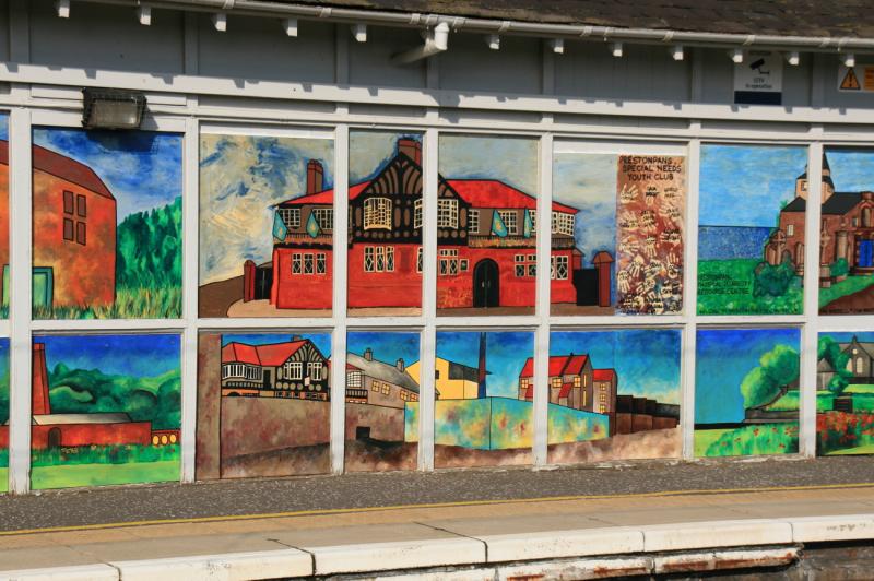 Prestonpans painting No 3: Prestonpans station building has its main wall covered in paintings on 30/09/2011 Photo of Prestonpans painting No 3