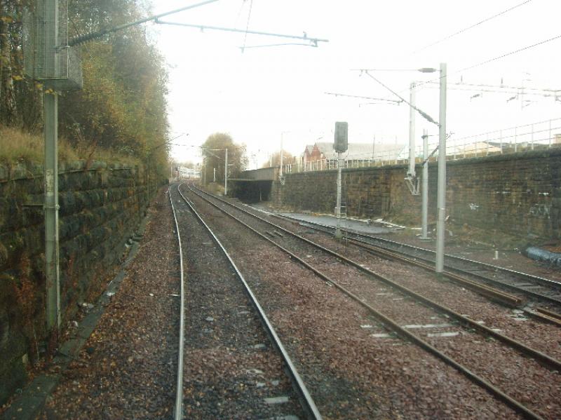 burma03.jpg: Approaching Shields Jn on the Clydesdale lines. The Burma Road is on the right, lower than the Clydesdale tracks, with new electrification masts erected. Photo of burma03.jpg