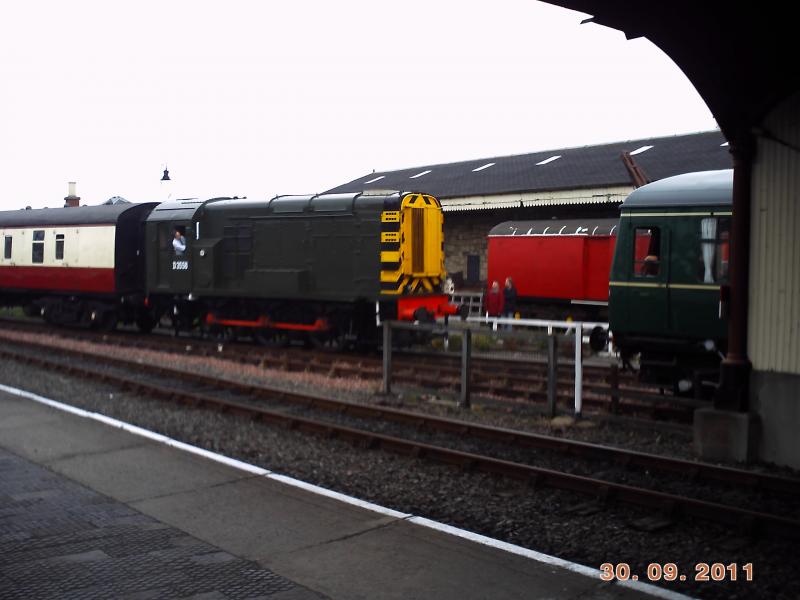 08443 in boness: 08433 in Boness. it ran a service train in the diesel gala with d2767 Photo of 08443 in boness