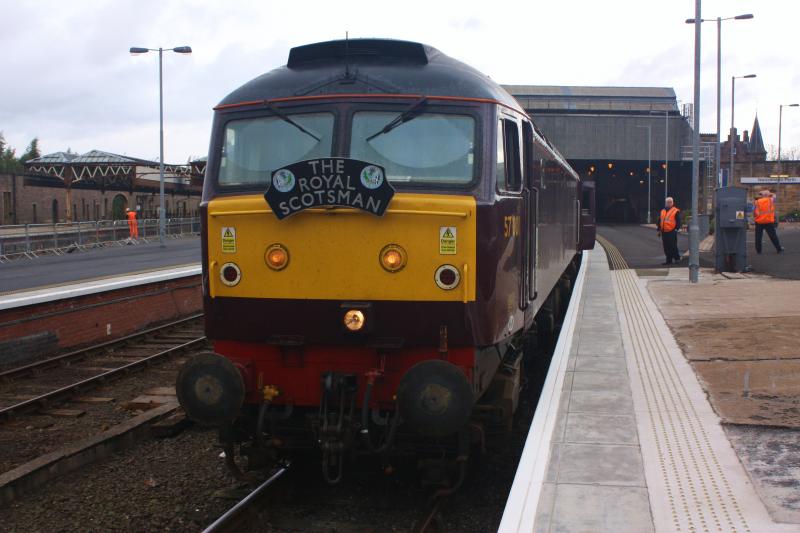 IMG_4658.JPG: 57001 sits in platform 3 at perth on 1H82, kingussie-dundee royal scotsman. Photo of IMG_4658.JPG
