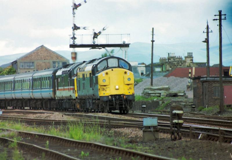 37071 & 404 with the Southbound 'Highland Enterprise'.: 37071 & 404 with the Southbound 'Highland Enterprise'. Photo of 37071 & 404 with the Southbound 'Highland Enterprise'.