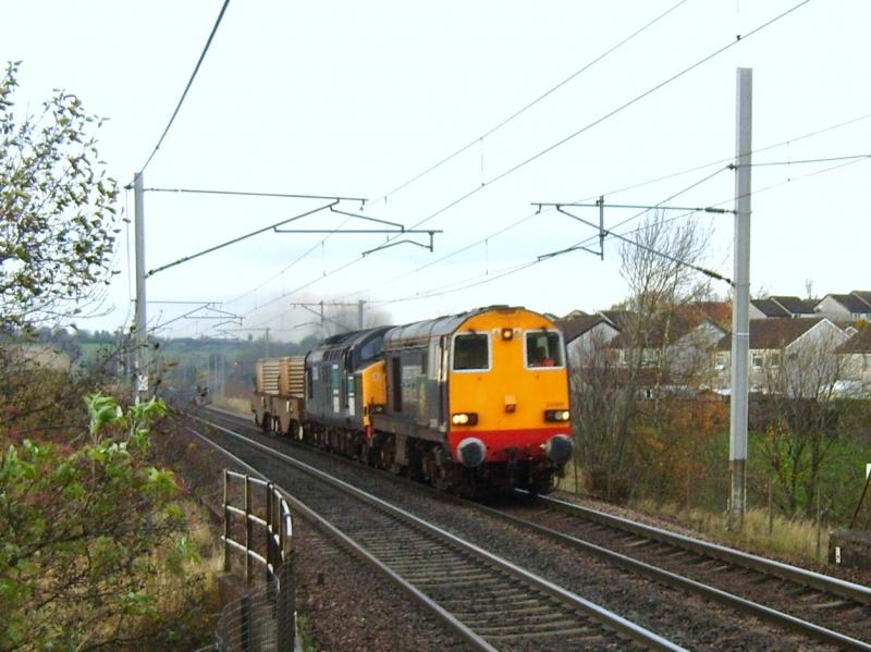 6M22 Flasks ex Hunterston: 20309 and 37038 power south through Carluke on 2nd November 2011. Photo of 6M22 Flasks ex Hunterston