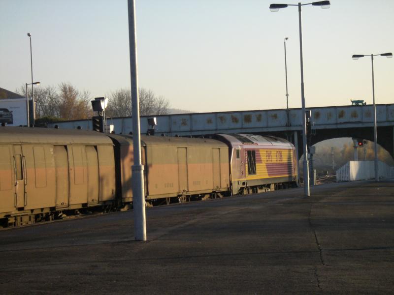 Walsall Parcels: 67016 pauses at Perth on 22.11.2005 with the Inverness to Walsall parcels service Photo of Walsall Parcels