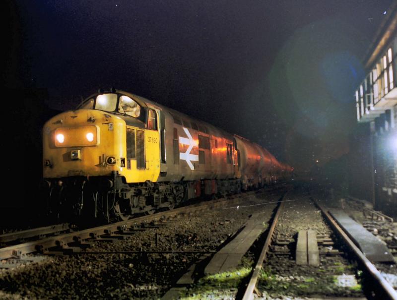 37690 with the last Soda-ash, 6M27, 1.5.93: 37690 with the last Soda-ash, 6M27, 1.5.93 Photo of 37690 with the last Soda-ash, 6M27, 1.5.93