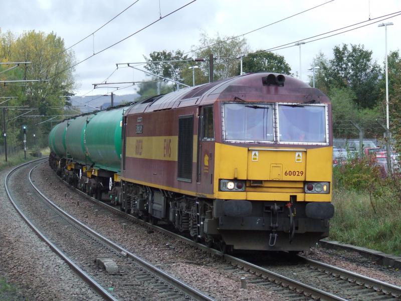 60029 at Johnstone: 60029 at Johnstone with 6N44 Prestwick to Grangemouth tanks Photo of 60029 at Johnstone