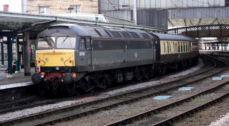 47773: 47773 brings up the rear of the Charter service from Tysley to Glasgow Central. Arriving at Carlisle on Saturday 12th November 2011/ Photo of 47773