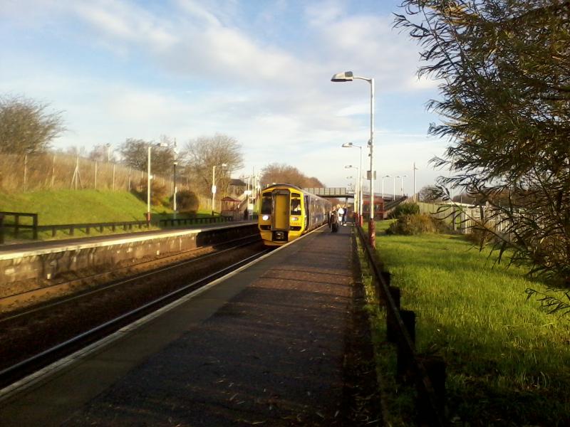158867 at Greenfaulds: 158867 departs Greenfaulds Photo of 158867 at Greenfaulds