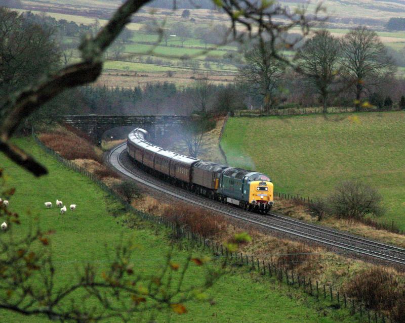 1Z55 storms over Gleneagles summit MP135: 55022 + 57601 DIT on 1Z55 Worcester-Perth tops the climb at Gleneagles on a chilly 29/11/11 Photo of 1Z55 storms over Gleneagles summit MP135