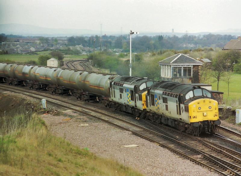 37184 & 080 with the Bishopbriggs at Carmuirs West: 37184 & 080 with the Bishopbriggs at Carmuirs West Photo of 37184 & 080 with the Bishopbriggs at Carmuirs West