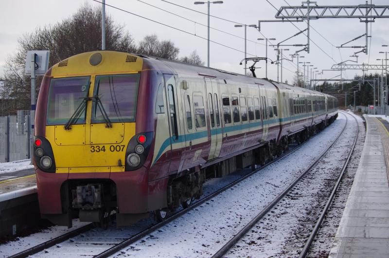 334007: 334007 departing Uphall with a west bound service to Helensburgh on 05 Dec 2011. Photo of 334007