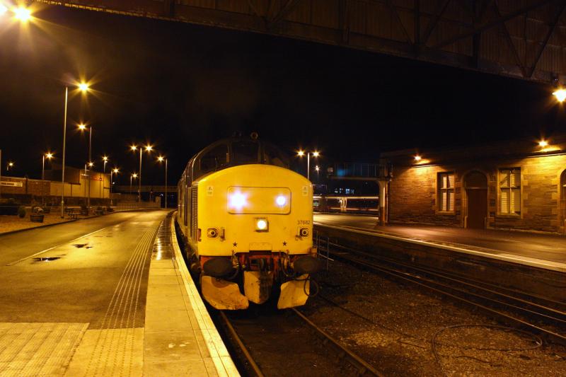 37682 1Z99 grangemouth-inverness at perth.: Photo of 37682 1Z99 grangemouth-inverness at perth.