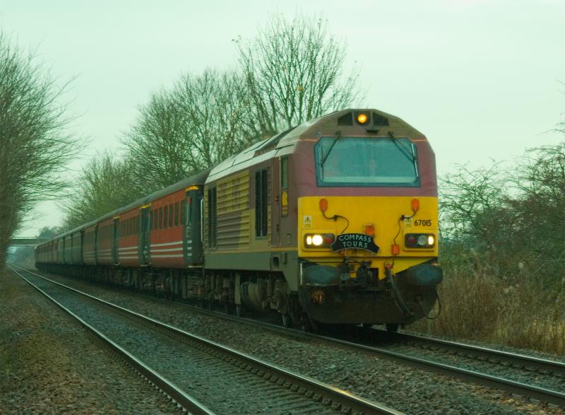 67015: 67015 heads Festive Scotsman at Forgandenny Photo of 67015