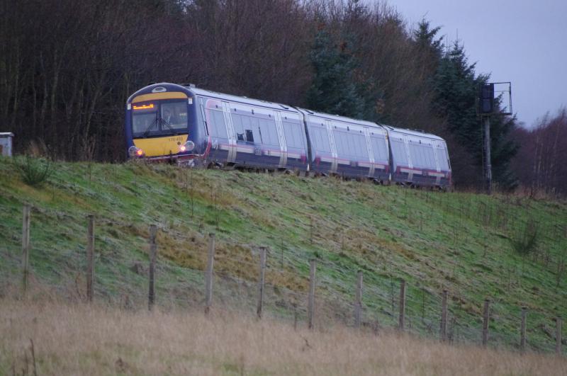 170453: 170453 with a Edinburgh to Glasgow shuttle at Whitecross on 14.12.2011. Photo of 170453