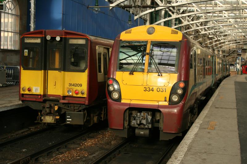 314 and 334 at Glasgow Central: Photo of 314 and 334 at Glasgow Central