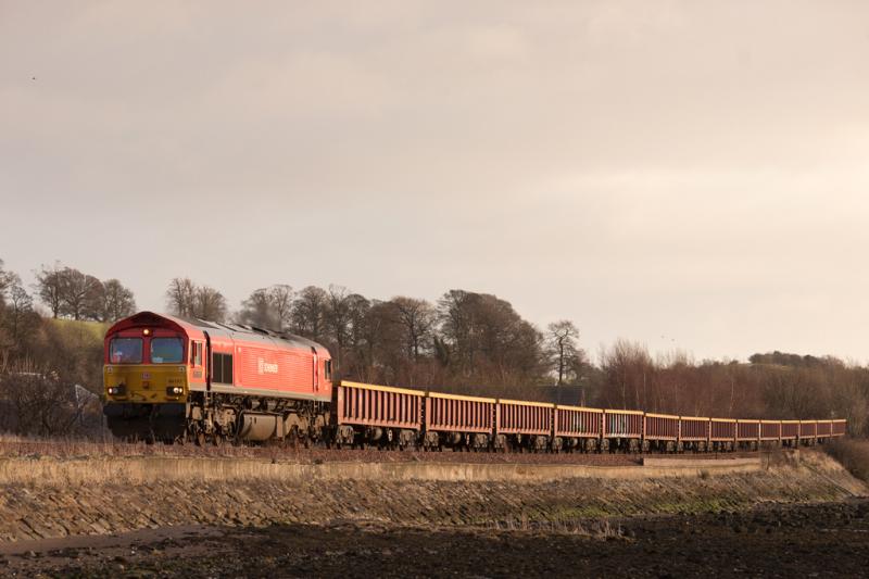 6K02 1st January 2012: 66152 heads down towards sea level at Oakham Bay with the illfated 6K02 Inverkeithing-Mossend on 1st January 2012. Photo of 6K02 1st January 2012