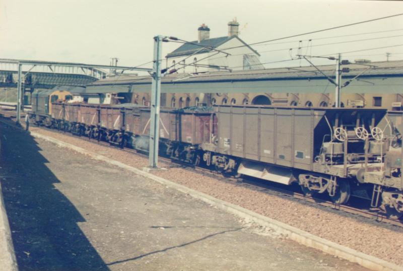 Class 20 at Carstairs: Unidentified class 20 stopped at a red signal at Carstairs Photo of Class 20 at Carstairs
