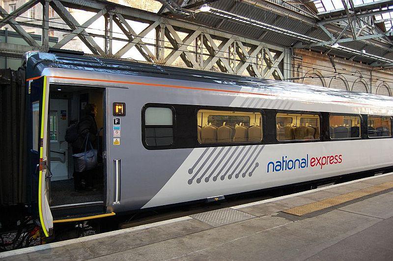 42191_NatEx_10thDec07_AA.jpg: The other end of National Express Liveried 42191 Photo of 42191_NatEx_10thDec07_AA.jpg
