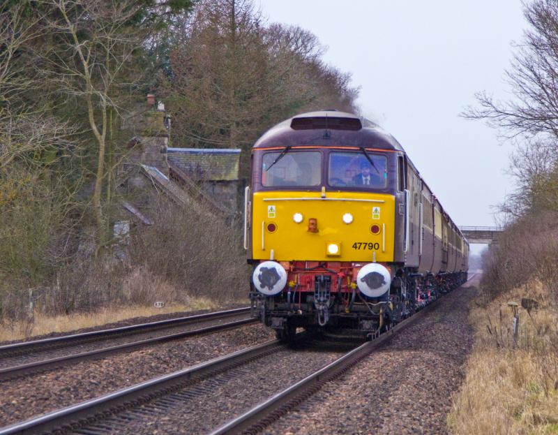 47790: 47790 heads north past the old Forgandenny station. 18/02/12 Photo of 47790