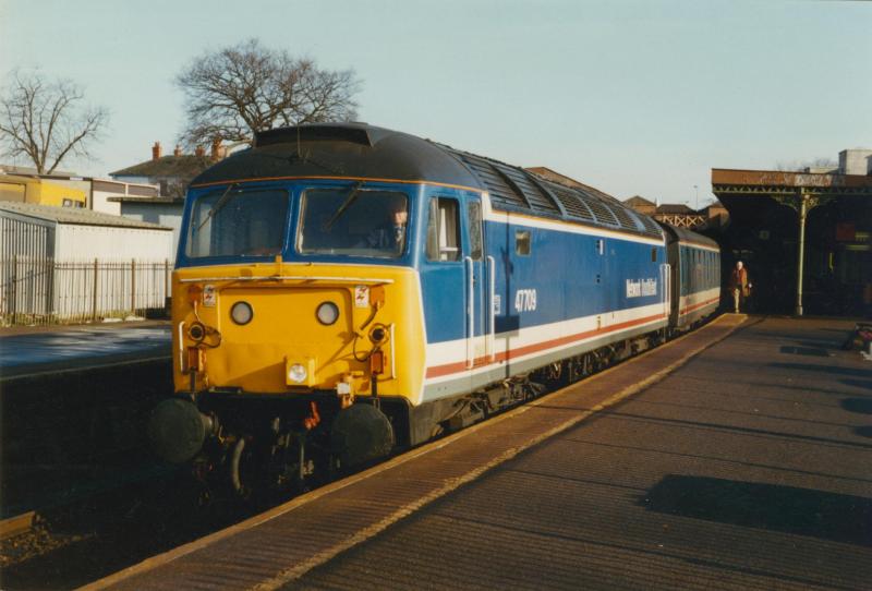 47 709 at Cheltenham: 47 709 at Cheltenham with a train to Cardiff (16.02.91) Photo of 47 709 at Cheltenham