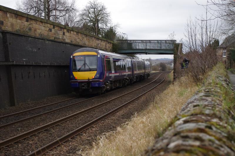 170411: 170411, passing through Linlithgow with a Glasgow Queen Street service. 02.03.2012. Photo of 170411