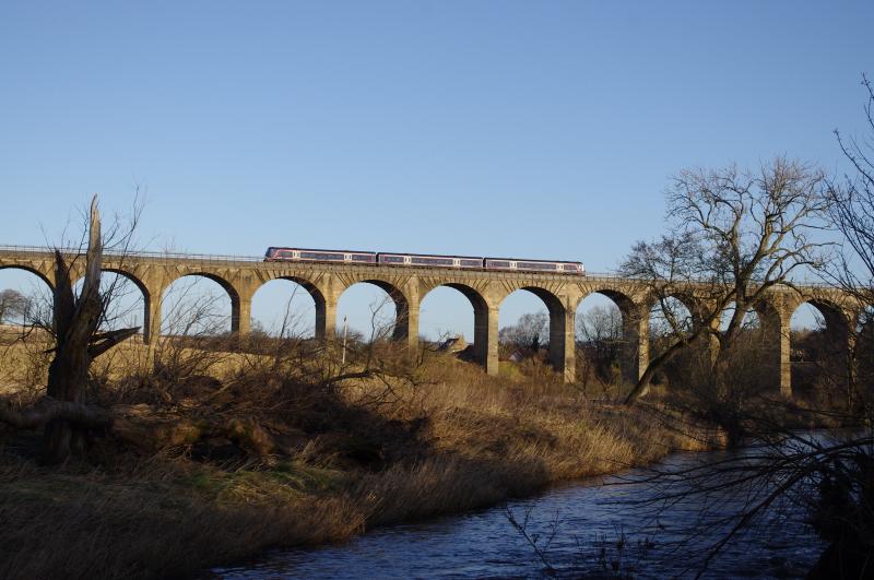 170401: 170401 crossing Linlithgow Viaduct. 07.01.2012. Photo of 170401