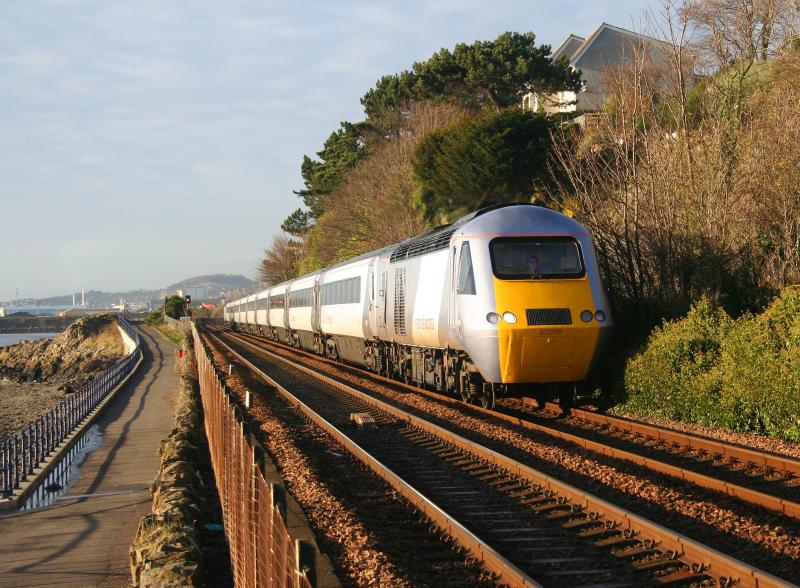 Natex HST:
43238 leads 43300 in new National Express East Coast livery at West Ferry on 11th December 2007 Photo of Natex HST