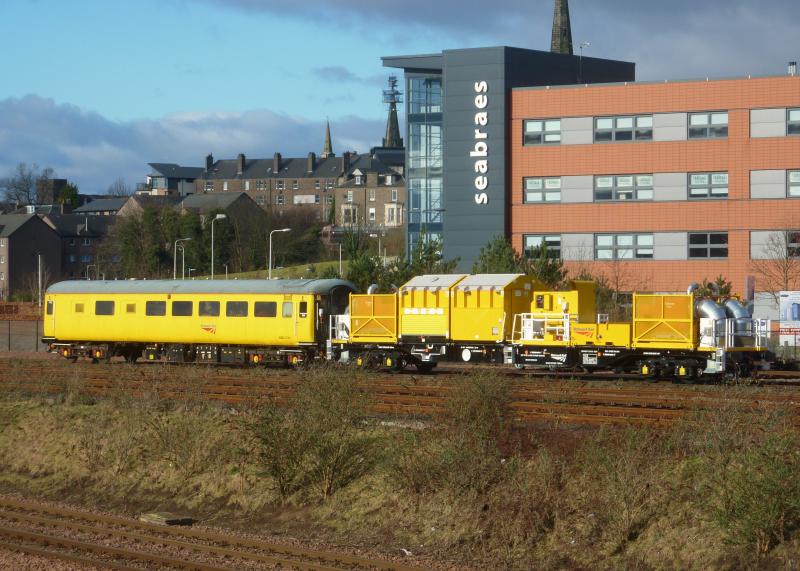 Snow Train on it's own Dundee 150212: Photo of Snow Train on it's own Dundee 150212