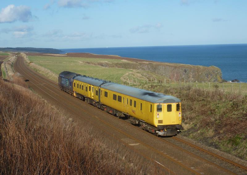 Photo of 37667 pushing 9701 and 999508 near Stonehaven 050312