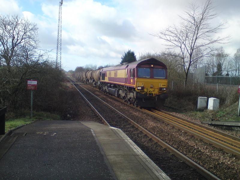 66110 6A32: 66110 passes Greenfaulds while working the 6A32 Photo of 66110 6A32