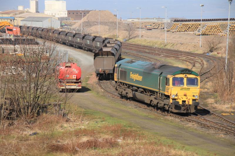 Seafield Filling Stn: 66607 running round 4J79 Cockenzie to Leith in Leith Yard before refuelling on 26/03/2012 Photo of Seafield Filling Stn