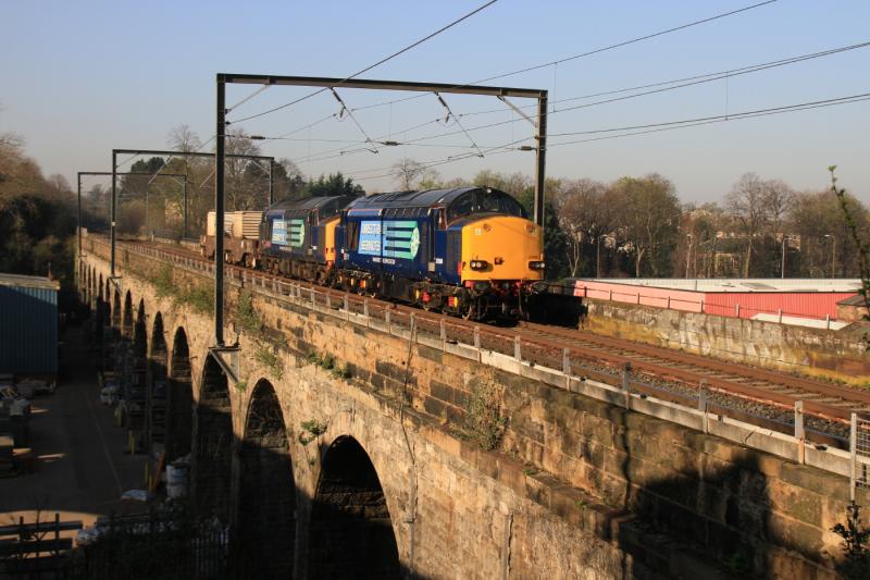 6S43 at Slateford: 37608 + 37601 on 6S43 06.42 Carlisle to Torness on Slateford viaduct on 27/03/2012 Photo of 6S43 at Slateford
