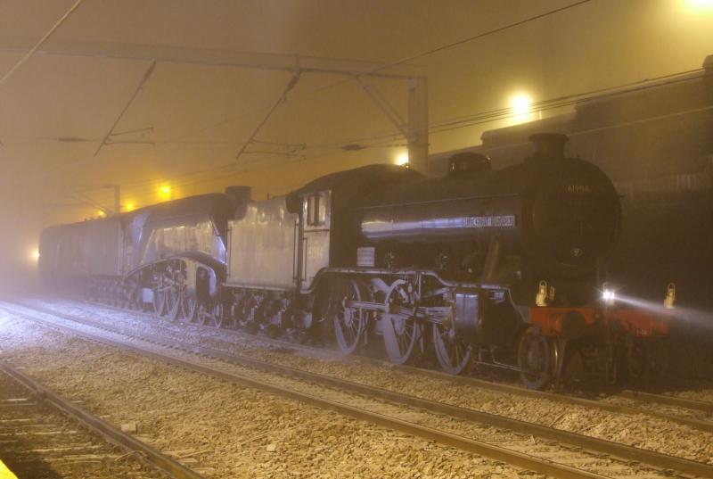 a foggy carstairs with 2 kettles: K4 and A4 at carstairs on the 19/12/07 on the crewe-thornton jn steam move Photo of a foggy carstairs with 2 kettles