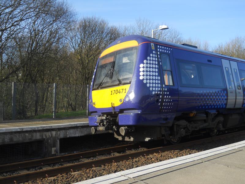 170471: 170471 prepares to depart Croy Photo of 170471