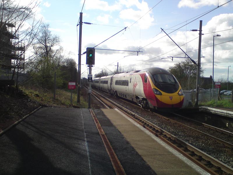 Class 390 at Uddingston: A class 390 passes Uddingston Photo of Class 390 at Uddingston
