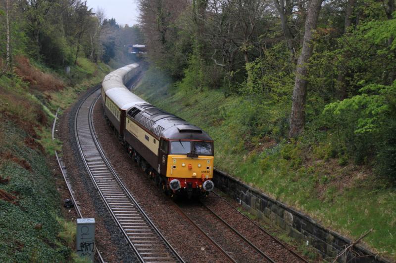 Northern Belle Ecs: 47832 Leading 47790 topn tail on 5Z47 04.18 Crewe CS to Edinburgh Waverley on 20/04/2012 approaching Braid Ave. Photo of Northern Belle Ecs