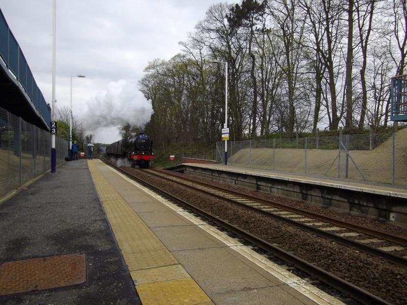 46115: 46115 powering through Dalgety Bay on the GB V Photo of 46115