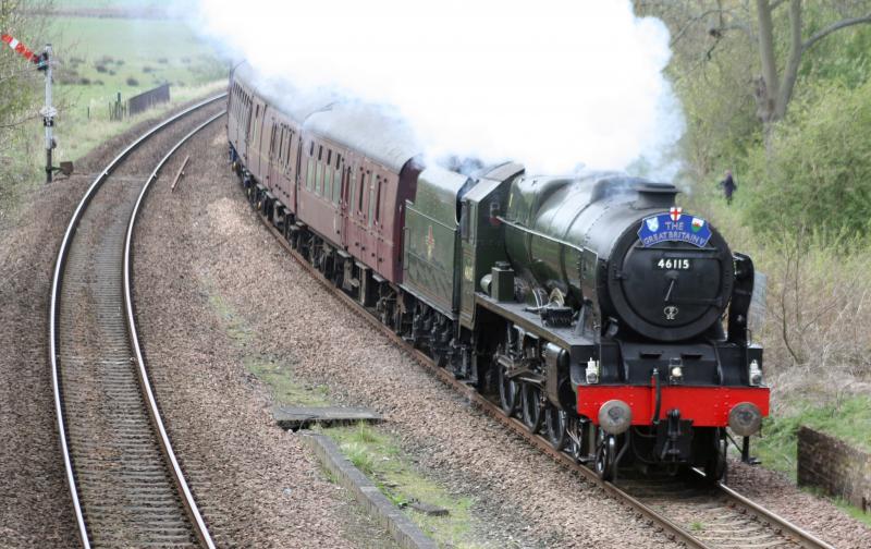 Scots Guardsman whistles through Cupar: Gbv with 46115 in charge making up time enters Cupar Station. Photo of Scots Guardsman whistles through Cupar