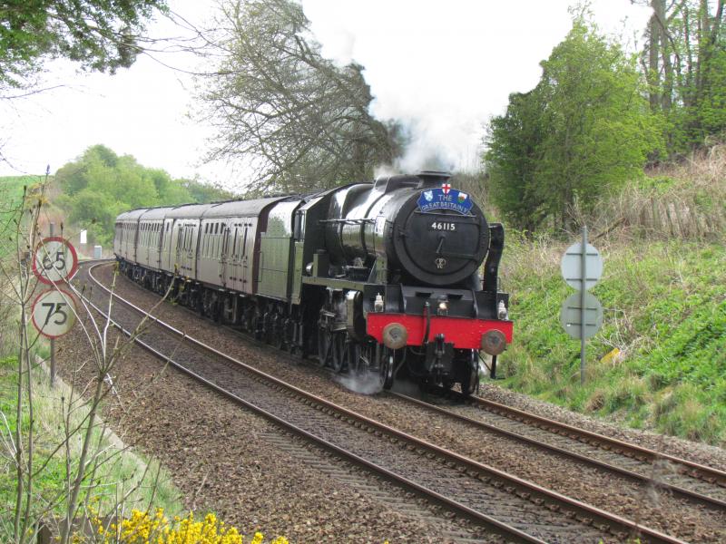 Scots Guardsman 46115: The Scots Guardsman pulling half of the Great Britain passed Kinnaber Jcn, North of Montrose. Photo of Scots Guardsman 46115