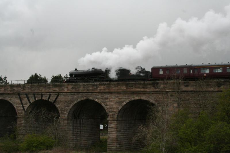 5Z82 in the gloom: 45305 crosses the viaduct at Croy as the rain clouds gather again, heading into Gartshore loop. Photo of 5Z82 in the gloom