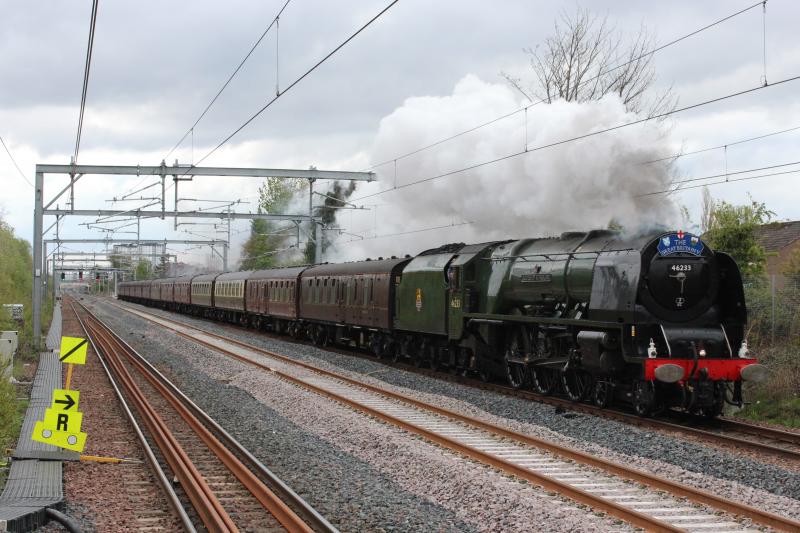 duchess: duchess of sutherland about to pass through hillington west Photo of duchess
