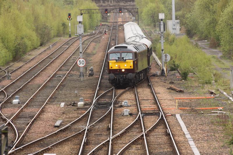 IMG_6361.JPG: west coast railways maroon 47237 (looks to have had a good clean) crosses over the points at the south end of perth working 1H79 edinburgh-keith royal scotsman. Photo of IMG_6361.JPG