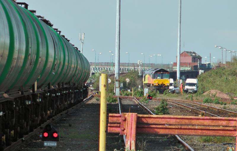 66847 6Z46 Linkswood tanks Dundee Yard R/R:
02/05/12 Photo of 66847 6Z46 Linkswood tanks Dundee Yard R/R